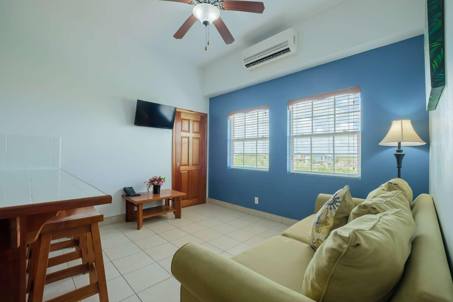 Best Western Grand Baymen Gardens San Pedro  Exterior foto